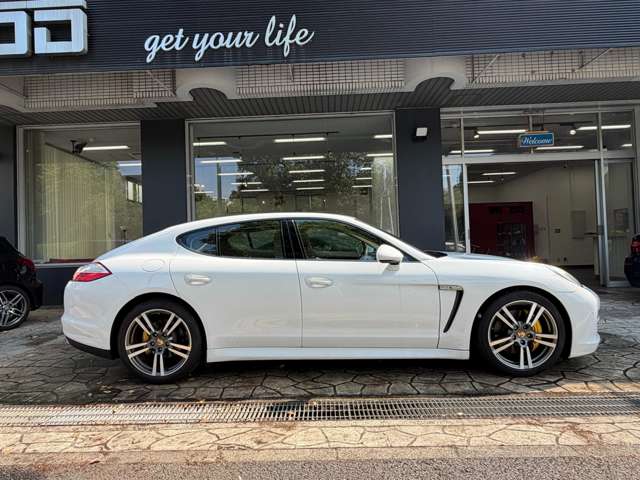 2010 Porsche Panamera – thumbnail 3