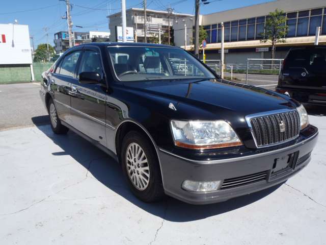 2000 Toyota Crown Majesta – thumbnail 2