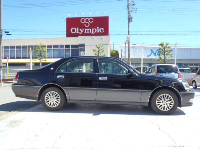 2000 Toyota Crown Majesta – thumbnail 3