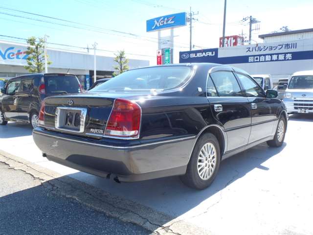 2000 Toyota Crown Majesta – thumbnail 4