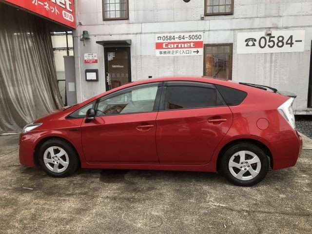 2010 Toyota Prius – thumbnail 3