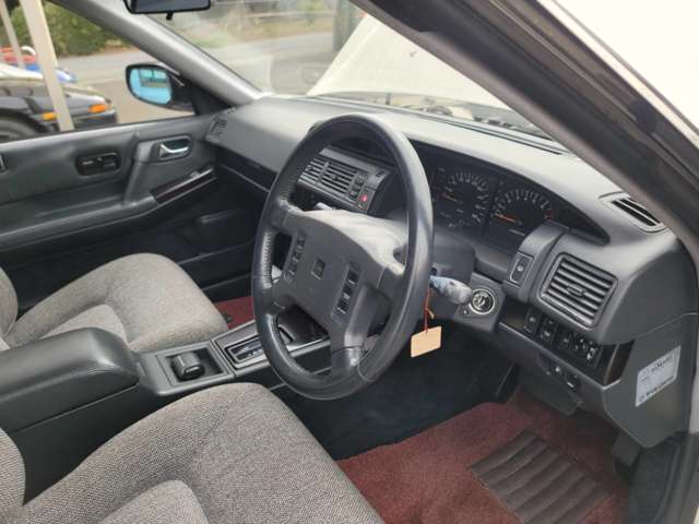 1990 Nissan Cima – thumbnail 4