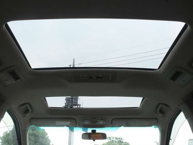 2009 Toyota Estima – thumbnail 4