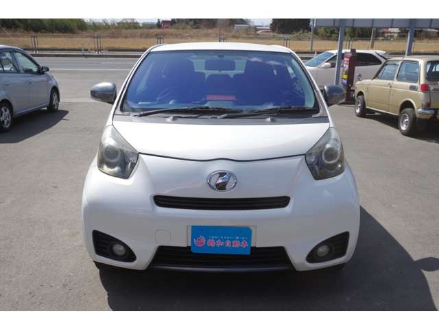 2010 Toyota iQ – thumbnail 2