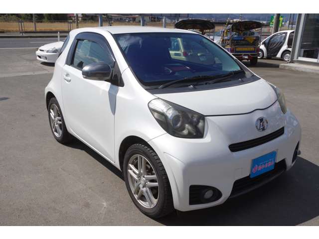 2010 Toyota iQ – thumbnail 3