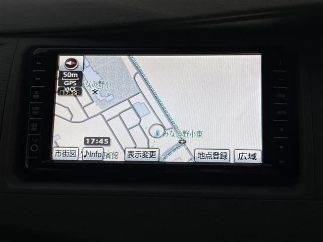 2009 Toyota Isis – thumbnail 4