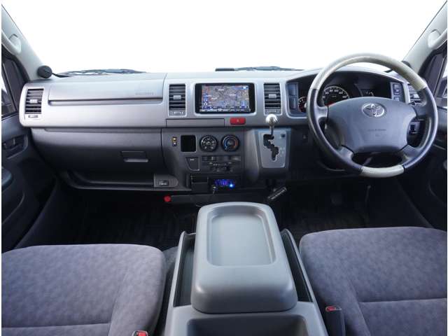 2006 Toyota Hiace – thumbnail 4