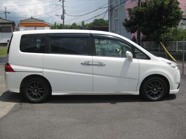 2008 Honda Stepwgn – thumbnail 4