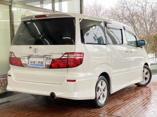 2005 Toyota Alphard – thumbnail 3