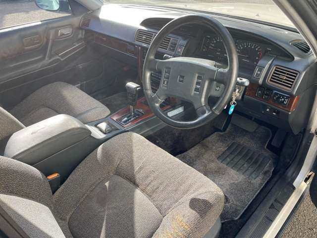 1991 Nissan Cima – thumbnail 3