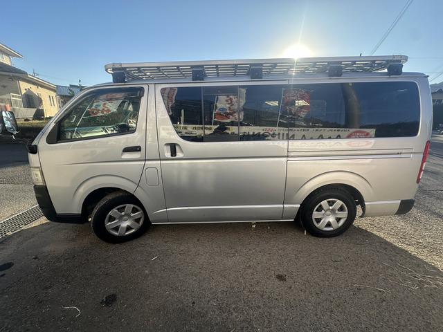 2006 Toyota Hiace – thumbnail 4
