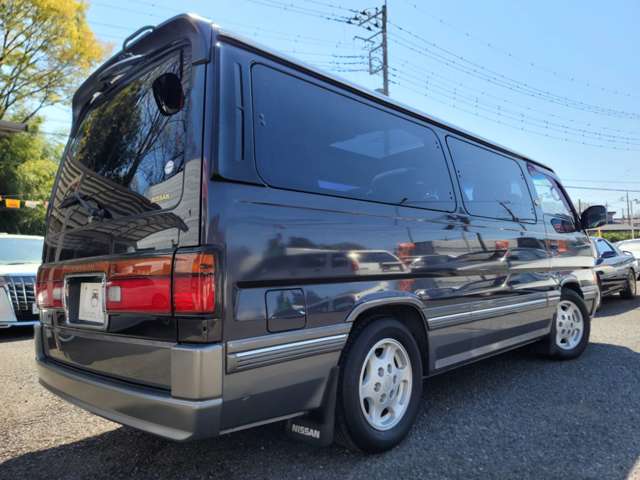 1992 Nissan Caravan Coach – thumbnail 2