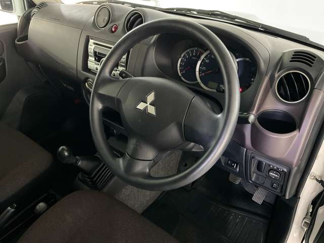 2011 Mitsubishi Pajero Mini – thumbnail 3