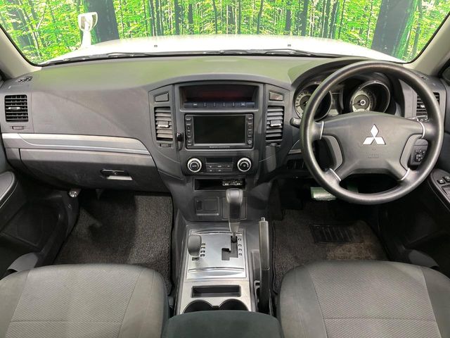 2010 Mitsubishi Pajero – thumbnail 2