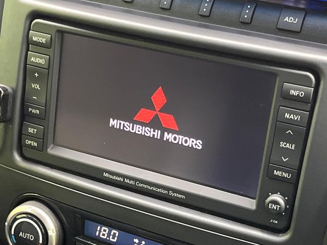 2010 Mitsubishi Pajero – thumbnail 4