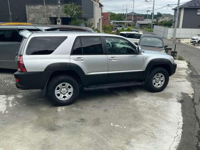 2005 Toyota Hilux Surf – thumbnail 4