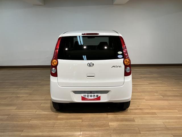 2010 Daihatsu Mira – thumbnail 4