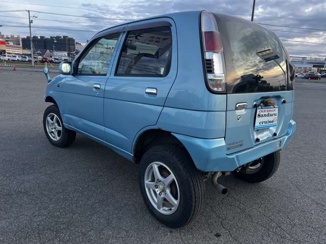 2010 Daihatsu Terios Kid – thumbnail 3