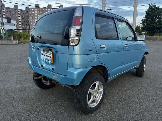 2010 Daihatsu Terios Kid – thumbnail 4
