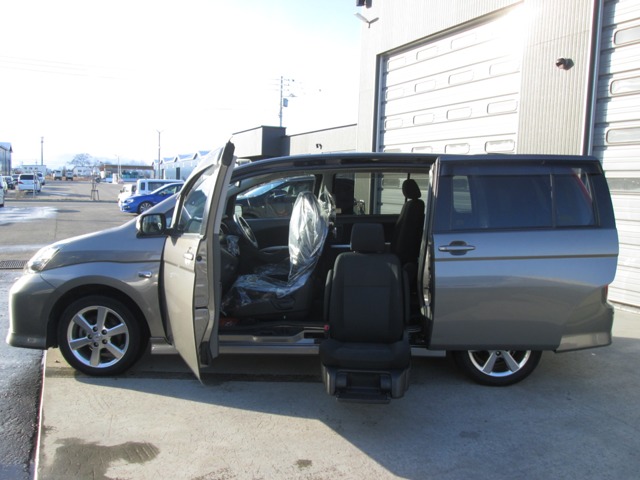 2009 Toyota Isis