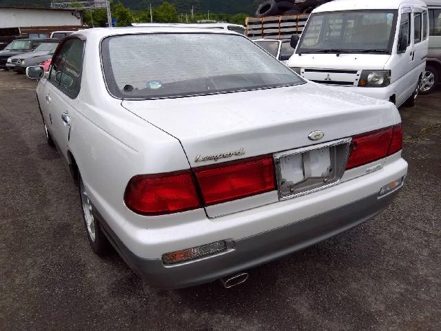 1997 Nissan Leopard – thumbnail 2