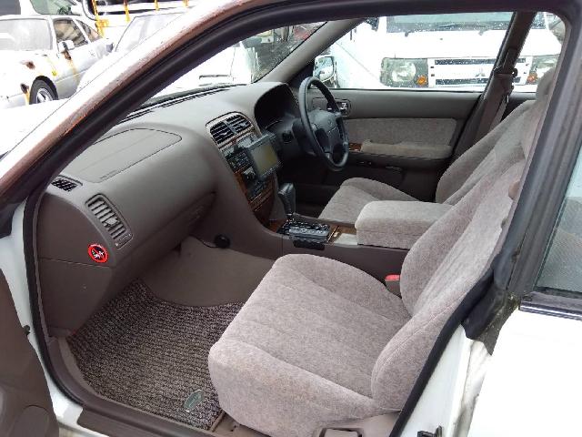 1997 Nissan Leopard – thumbnail 3