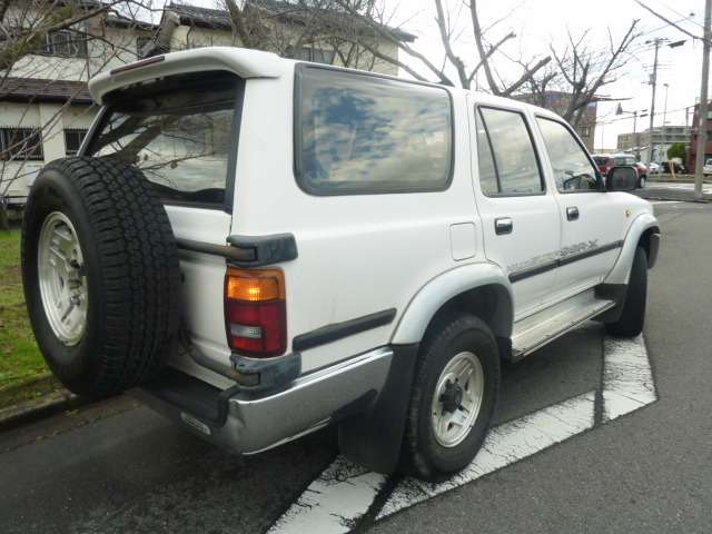 1995 Toyota Hilux Surf – thumbnail 2