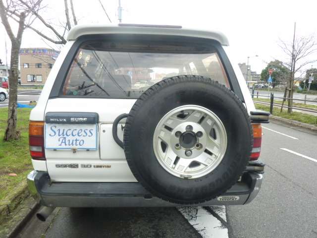 1995 Toyota Hilux Surf – thumbnail 3