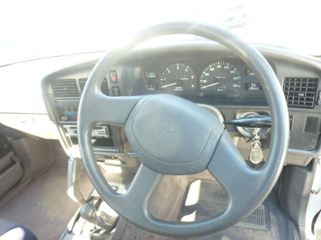 1995 Toyota Hilux Surf – thumbnail 4