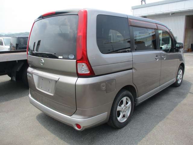 2007 Nissan Serena – thumbnail 2
