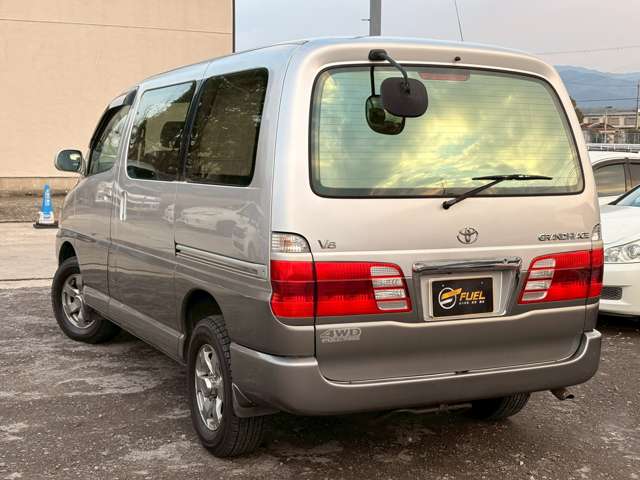 2001 Toyota Grand Hoace – thumbnail 2