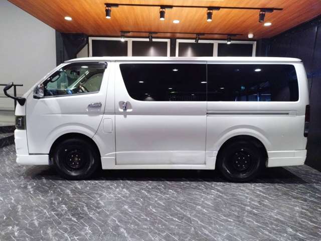2008 Toyota Regius Ace – thumbnail 4