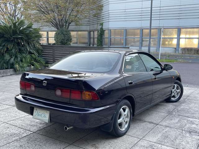 1995 Honda Integra Sedan – thumbnail 2