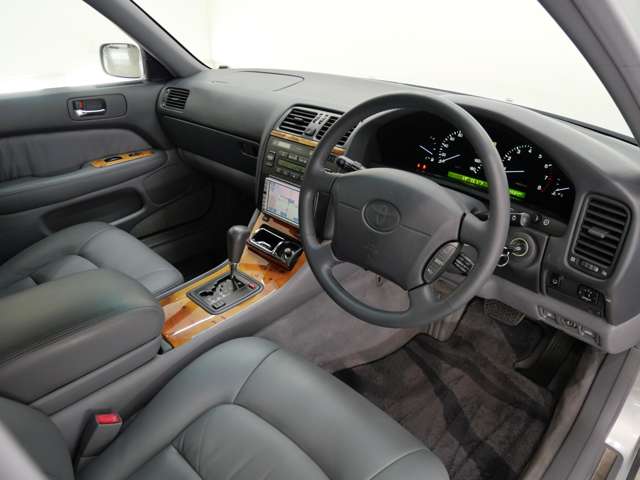1999 Toyota Celsior – thumbnail 3