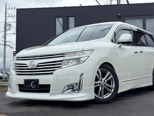2010 Nissan Elgrand – thumbnail 2