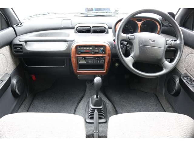 1997 Daihatsu Opti – thumbnail 2