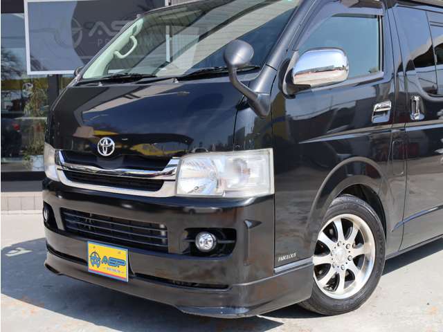 2008 Toyota Hiace – thumbnail 4