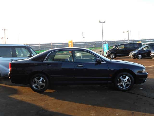 2002 Mitsubishi Diamante – thumbnail 3