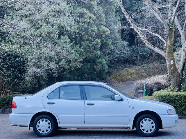 1997 Nissan Sunny – thumbnail 4