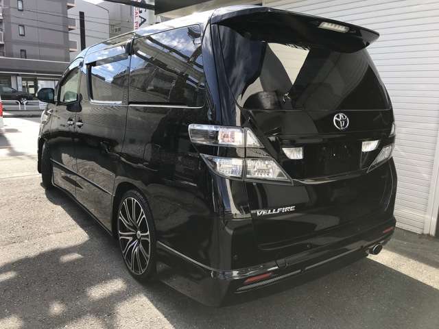 2010 Toyota Vellfire – thumbnail 4