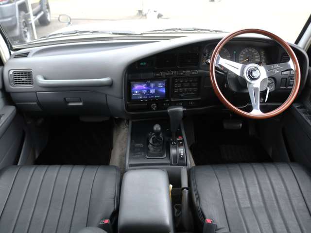 1995 Toyota Land Cruiser 80 – thumbnail 3