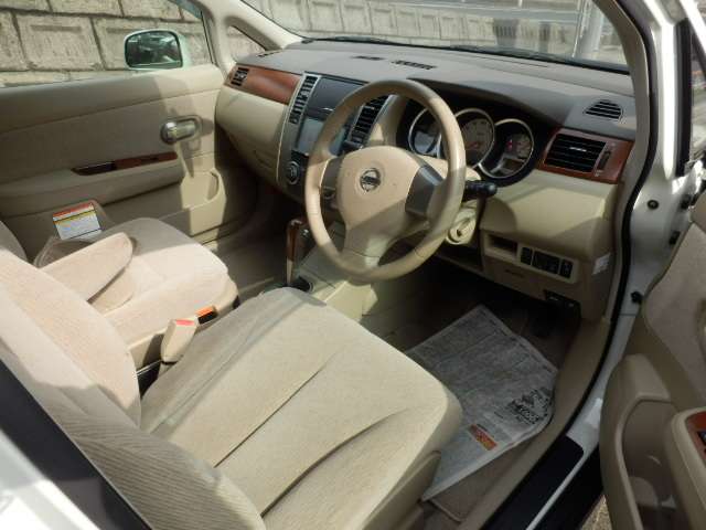 2009 Nissan Tiida Latio – thumbnail 3