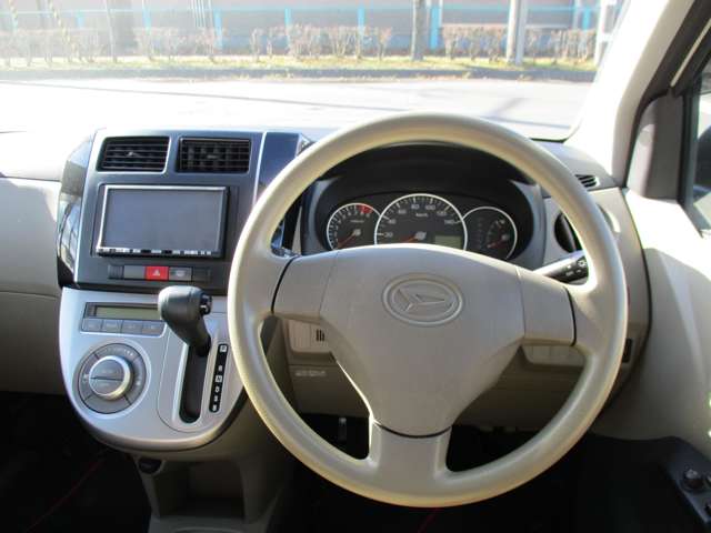 2009 Daihatsu Mira – thumbnail 4