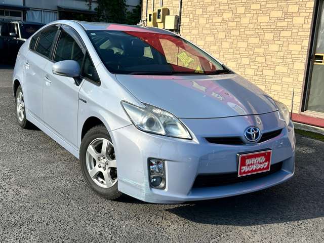 2010 Toyota Prius – thumbnail 2