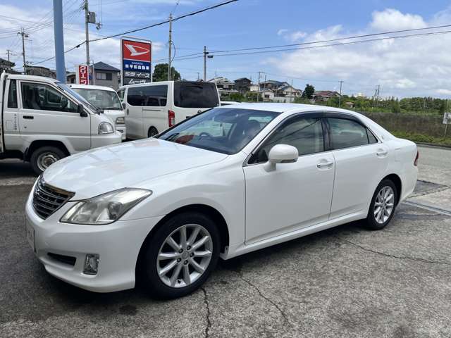 2008 Toyota Crown Royal – thumbnail 2