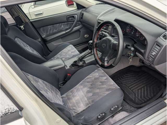 1998 Nissan Skyline – thumbnail 4