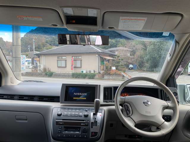 2003 Nissan Elgrand – thumbnail 2