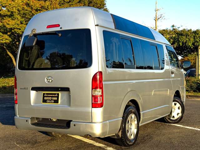 2007 Toyota Hiace – thumbnail 4