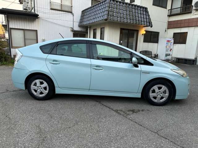 2010 Toyota Prius – thumbnail 4