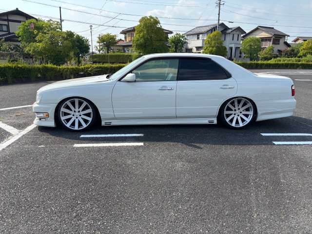 1995 Nissan Gloria – thumbnail 4